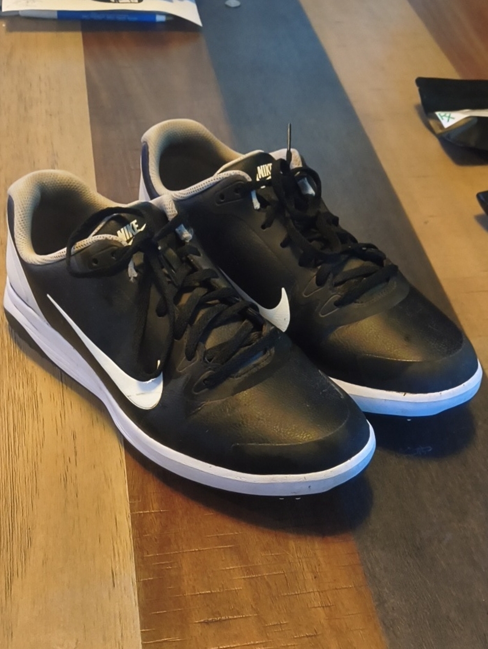 Nike Black and White Men’s Low-Top Golf Shoes